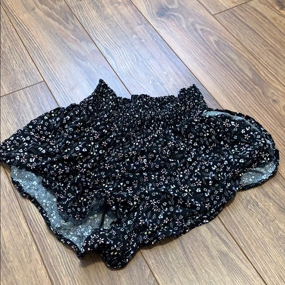 Garage flowy shorts - Picture 1 of 2